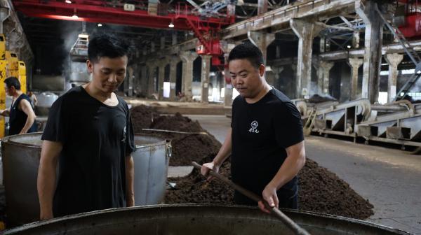 今良造釀酒:永不生銹的“螺絲釘”  ——記今良造釀酒工匠陳建高